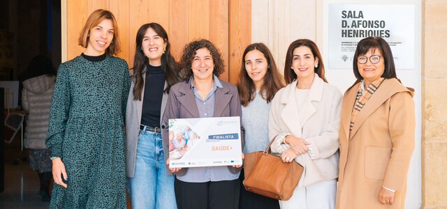 lilia_ana_aguas___segunda_a_contar_da_esquerda___com_equipa_da_santa_casa