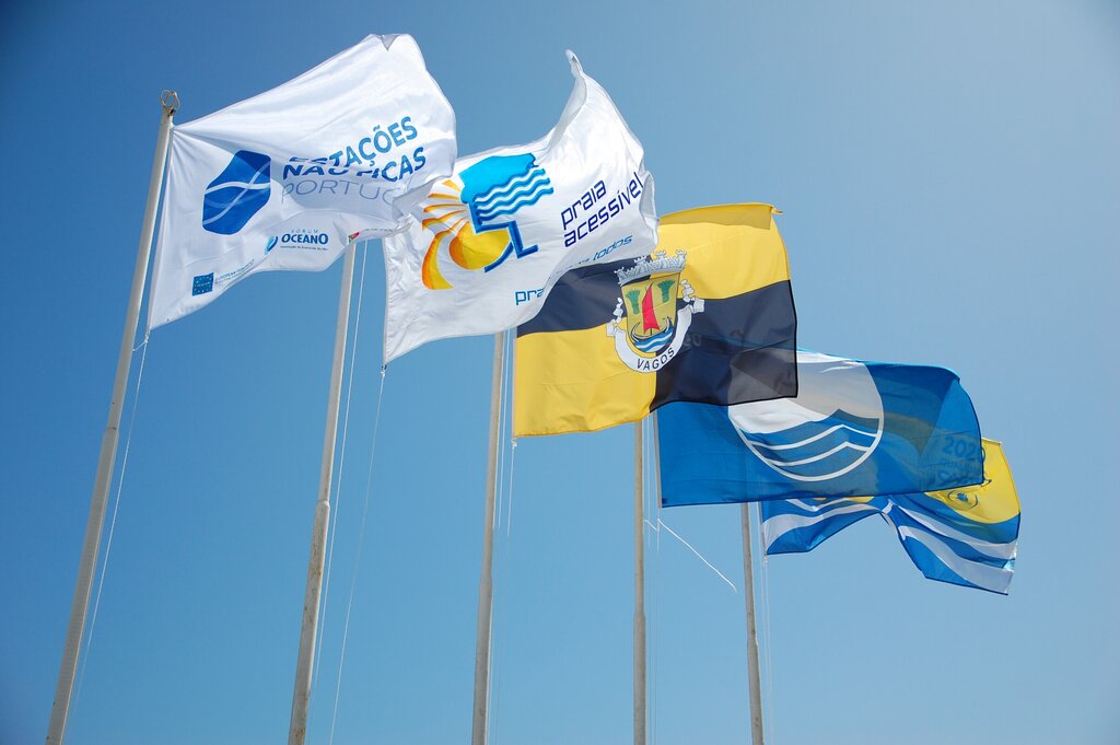 PRAIAS DO CONCELHO DE VAGOS DISTINGUIDAS COM A BANDEIRA AZUL E COM O GALARDÃO QUALIDADE DE OURO