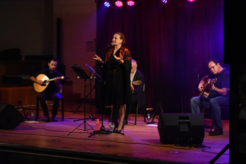 ELISABETE SOARES TROUXE A BELEZA DO FADO À OFICINA DE ARTES