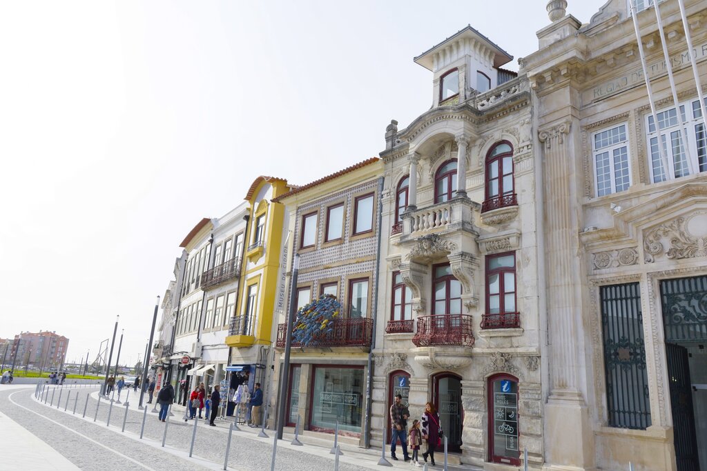 Doação de quatro obras do artista Manuel Jorge