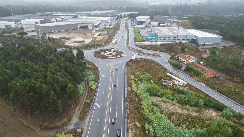 Permuta de Terreno entre o Município e Armazéns Reis – Materiais de Construção, S.A.