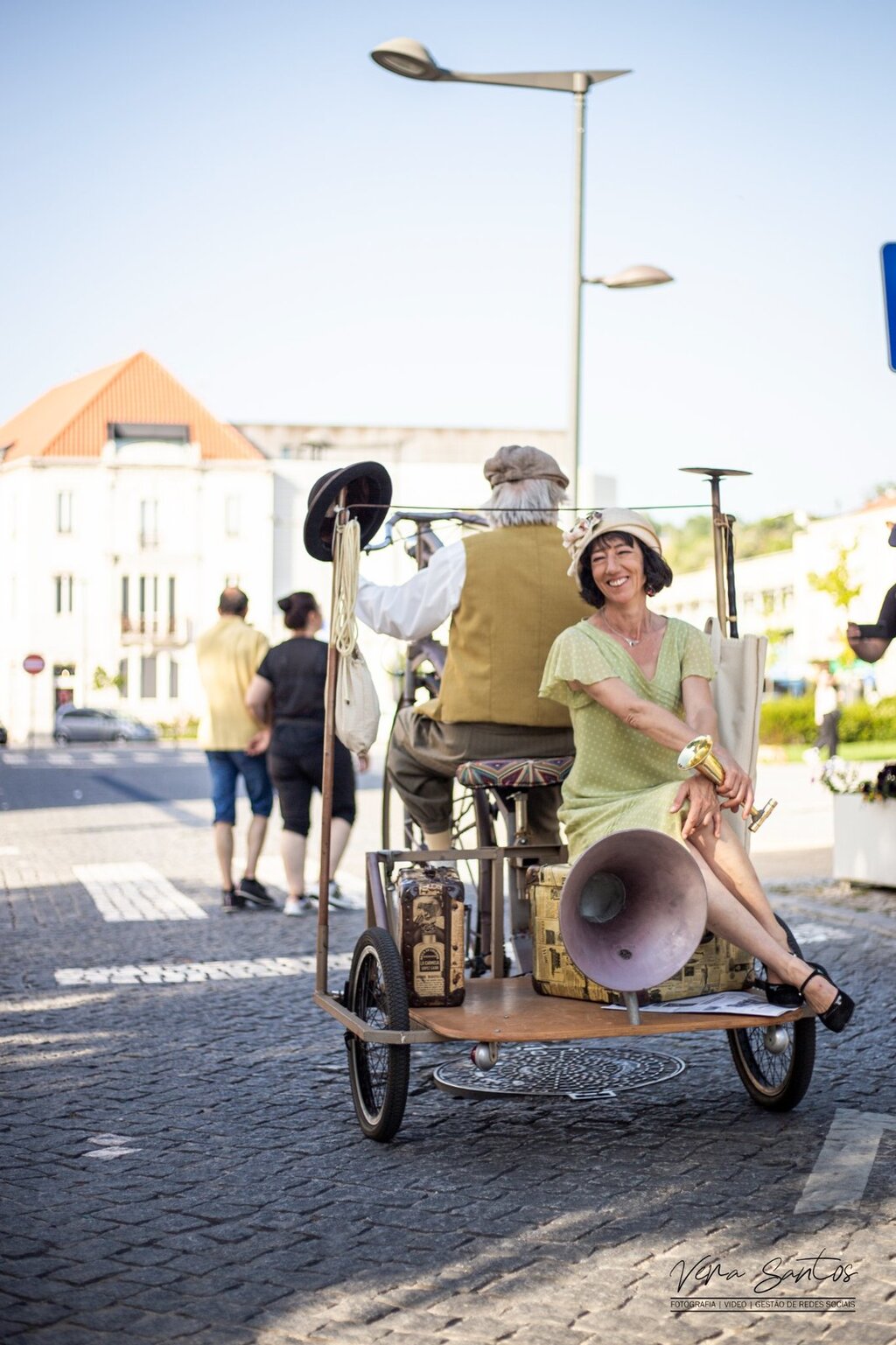 Pennyfly apresenta-se no exterior do Hospital de Aveiro