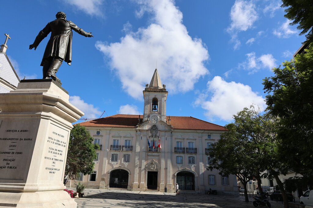 Alteração às datas das Reuniões de Câmara do mês de novembro