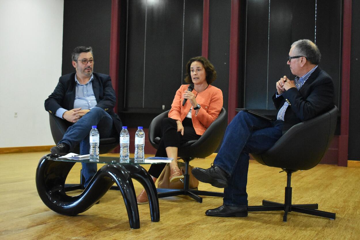 ENCONTRO COM O AUTOR TROUXE MARIA JOÃO RUELA À OFICINA DE ARTES