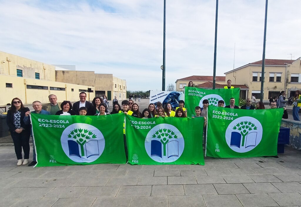 ESCOLA PADRE ANTÓNIO RECEBEU O HASTEAMENTO SIMBÓLICO DA BANDEIRA DO PROGRAMA ECO-ESCOLAS