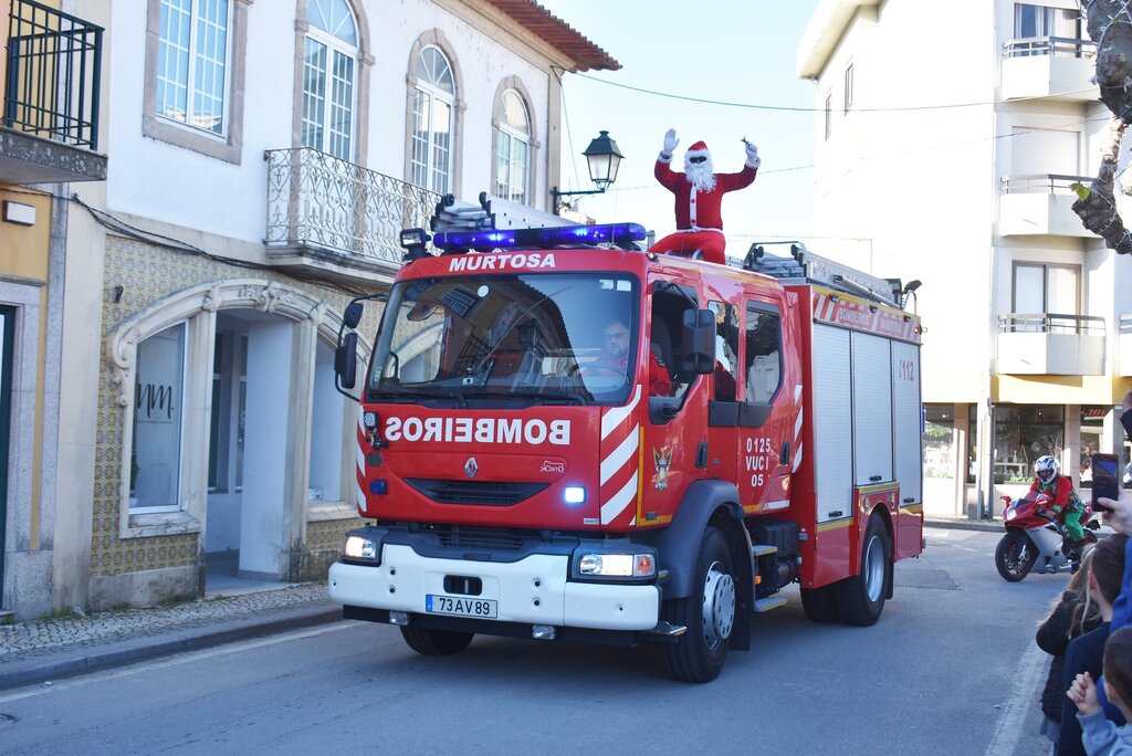 PAI NATAL PASSOU PELA MURTOSA E DESEJOU BOAS FESTAS!