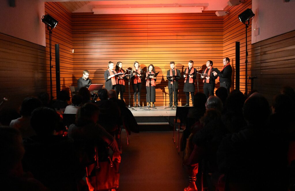 CAROL SINGERS TROUXERAM A MAGIA DO NATAL À COMUR-MUSEU MUNICIPAL