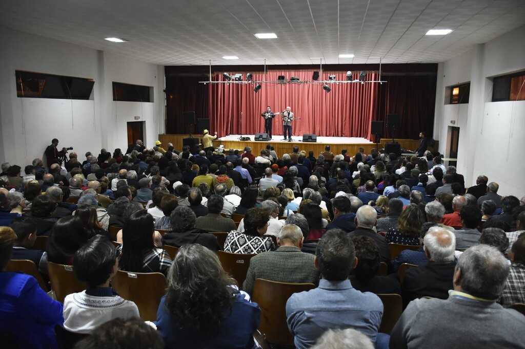  FESTCORDEL JUNTOU CANTORES POPULARES DO BRASIL, PORTUGAL E GALIZA